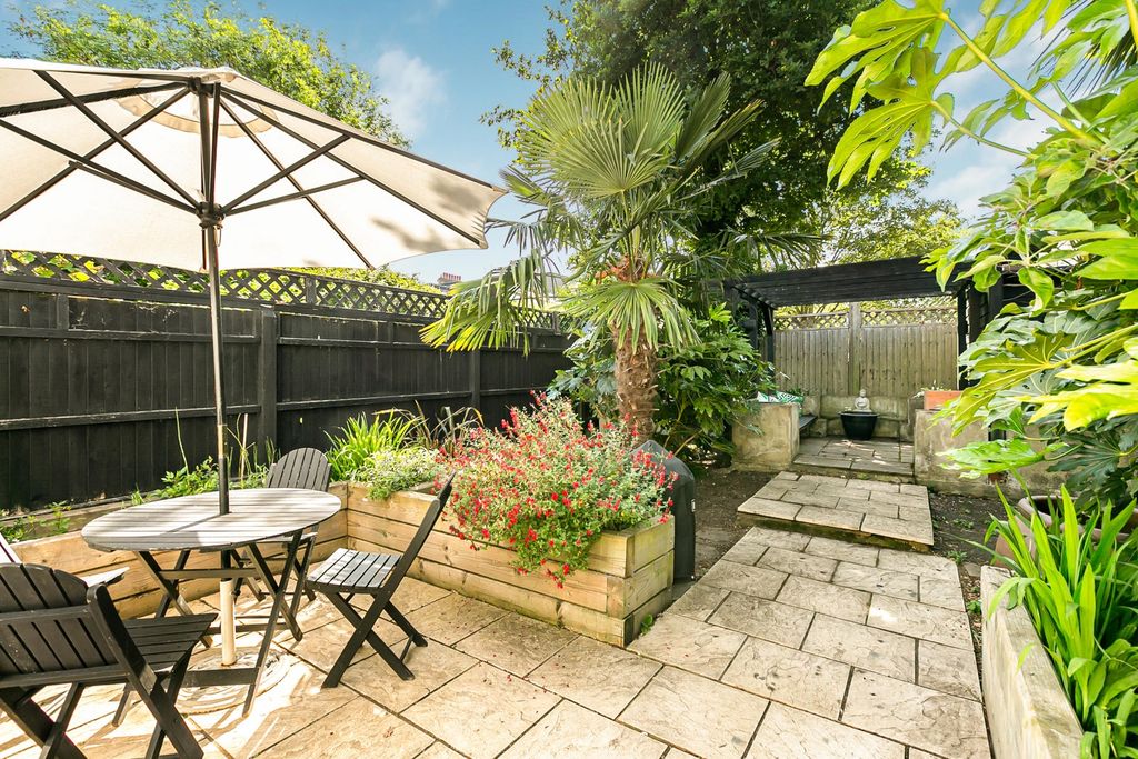 Property photo 1 of 19 Garden