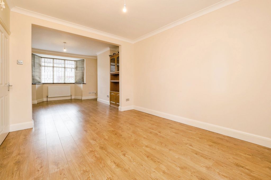 Property photo 2 of 20 Pbox-Img.Jpg
