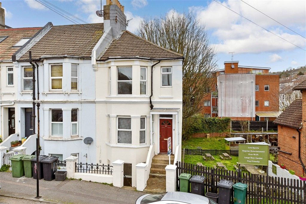 Property photo 1 of 9 External (Brochure)