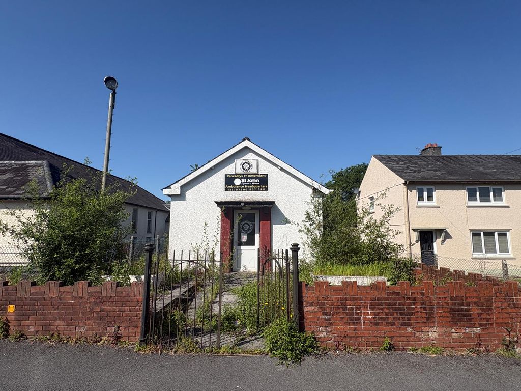 Property photo 2 of 13