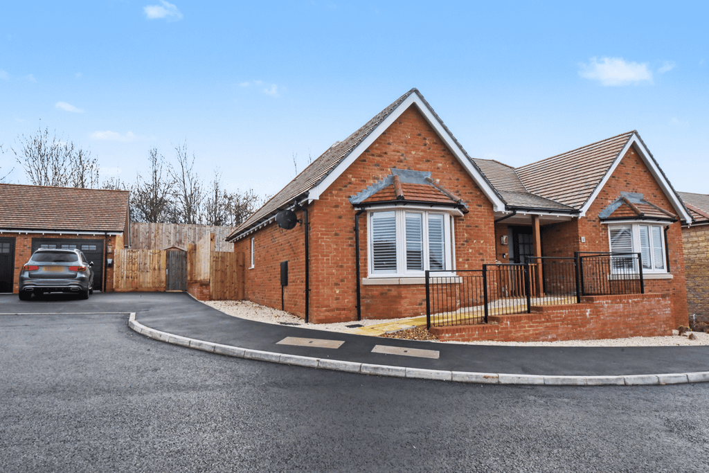 Property photo 1 of 21