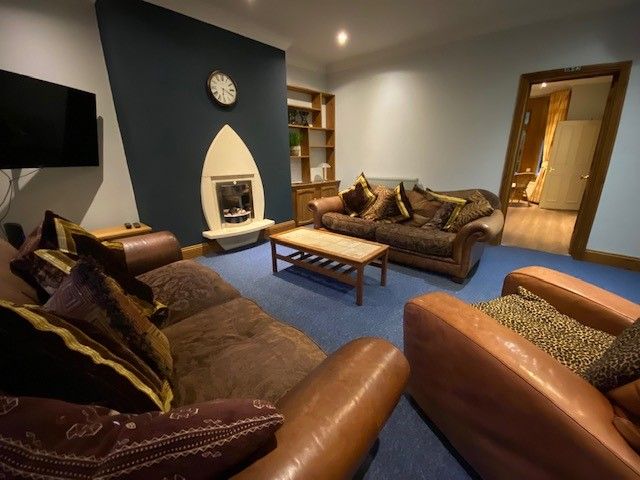 Property photo 2 of 32