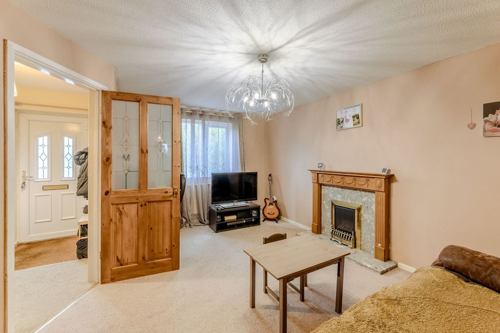 Property photo 2 of 12