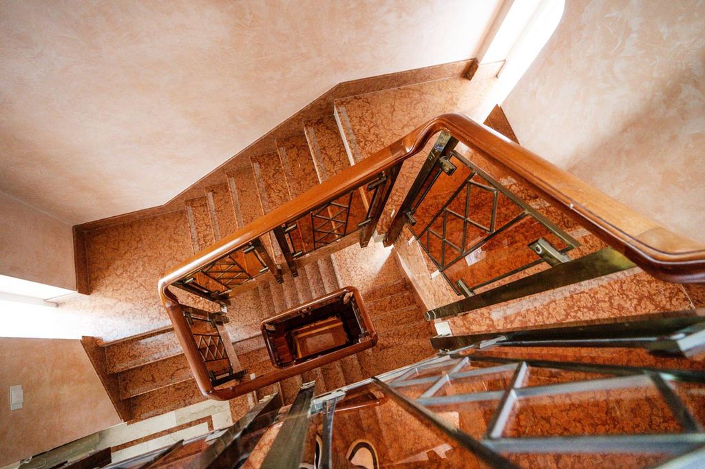 Additional image 27 of 8 bed detached house to rentPembroke Gardens, London W8, Kensington, London