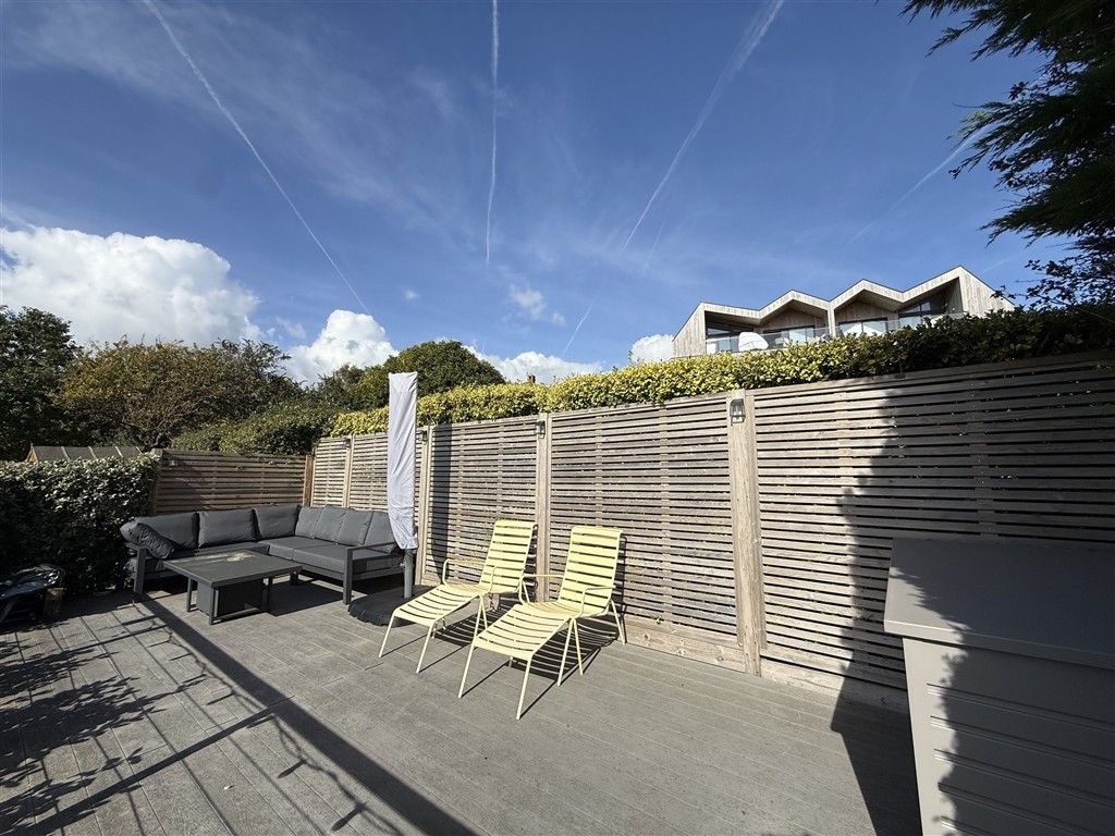Property photo 2 of 17 Decking