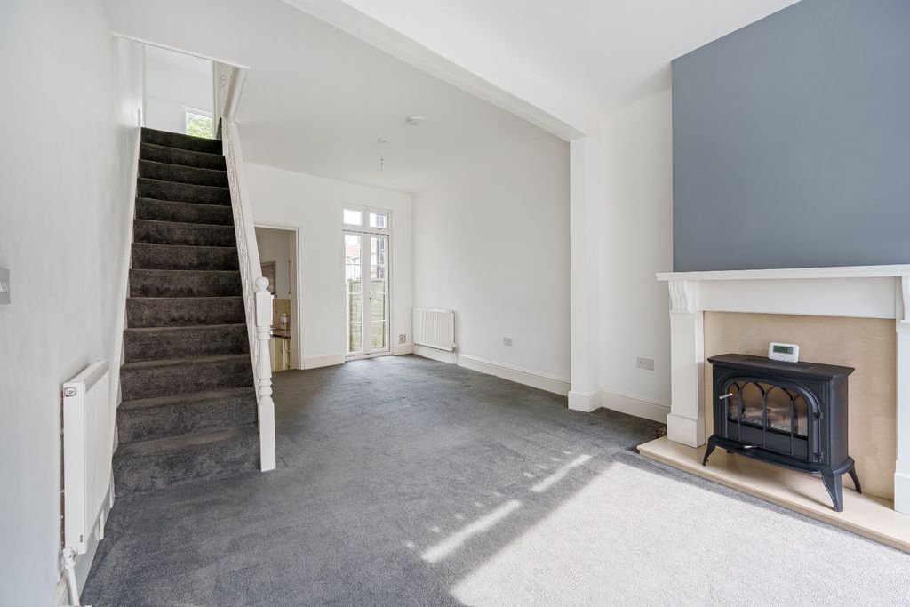 Property photo 2 of 14 1870154