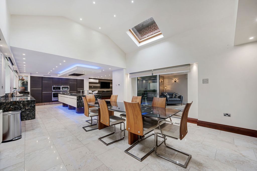 Property photo 2 of 44