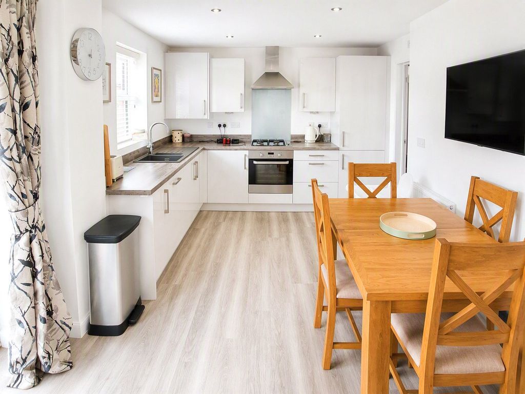 Property photo 2 of 16 Kitchen