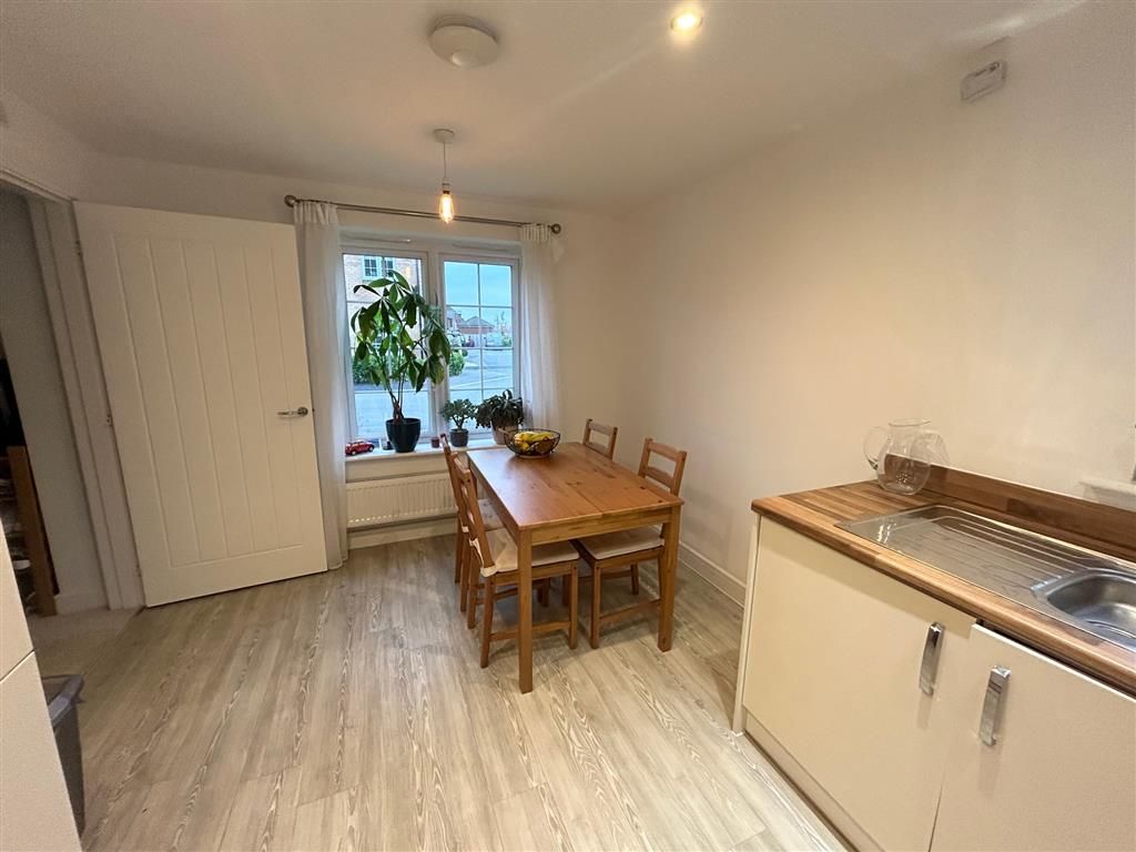 Property photo 3 of 10 Dining Room