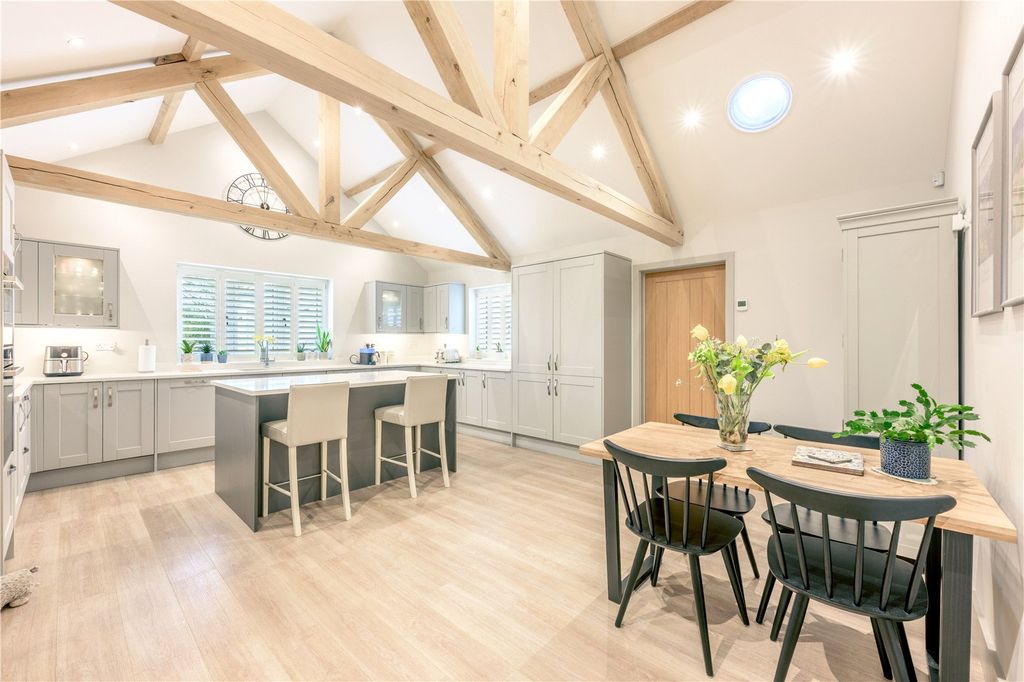 Property photo 2 of 31 Picture No. 28