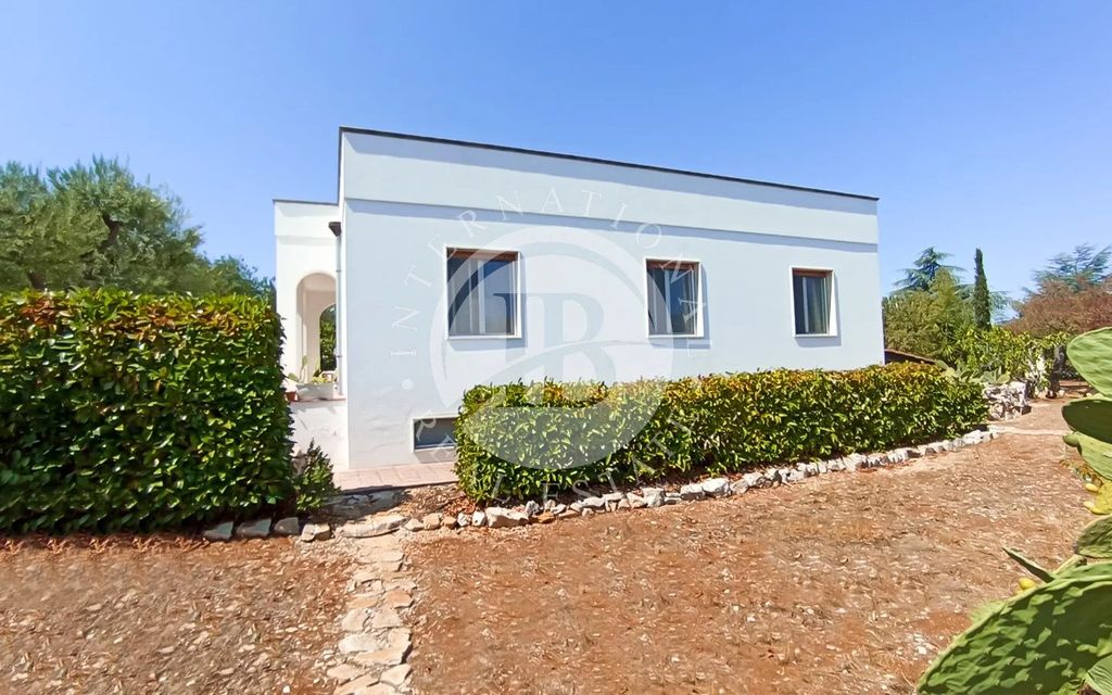 Property photo 2 of 25