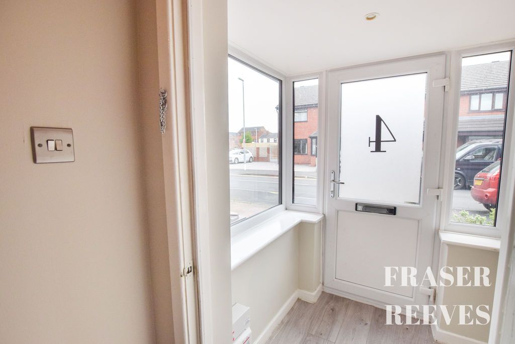 Property photo 2 of 15 Entrance Porch