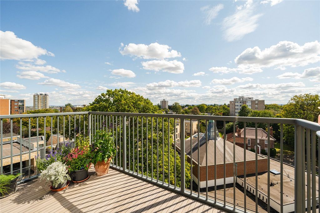 Property photo 1 of 13 Balcony