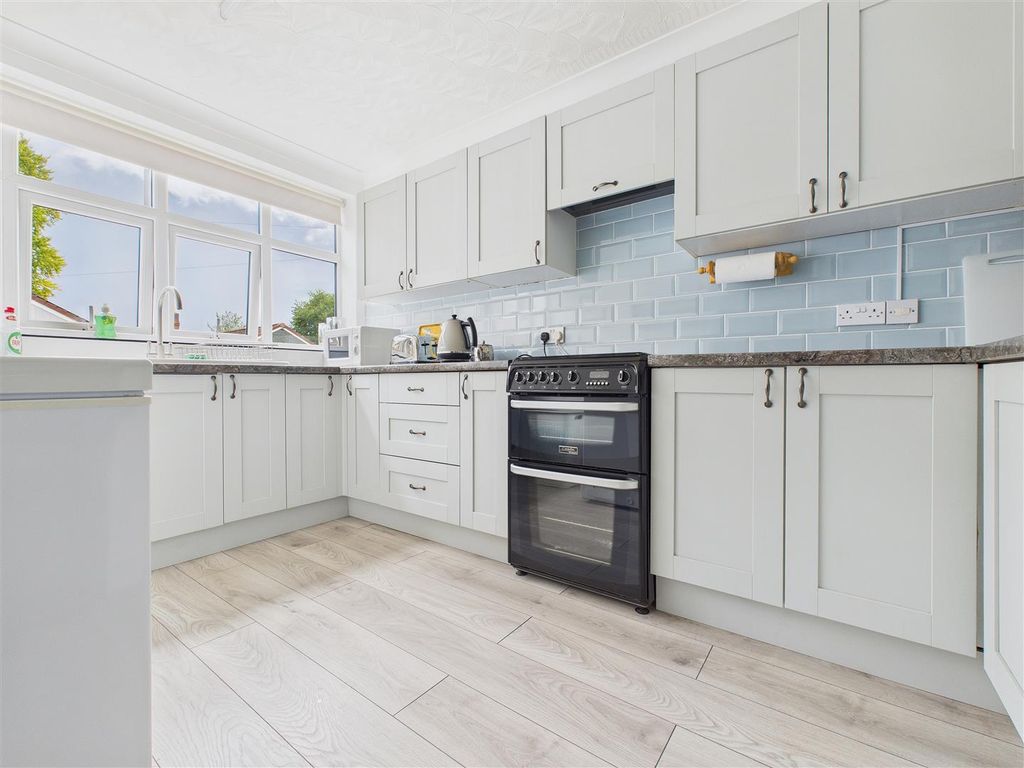Property photo 3 of 18 Cam02453G0-Pr0158-Still001.Jpg