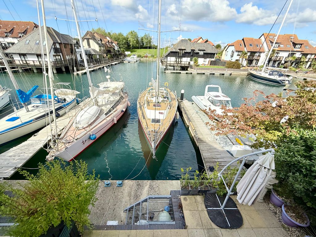 Property photo 3 of 23