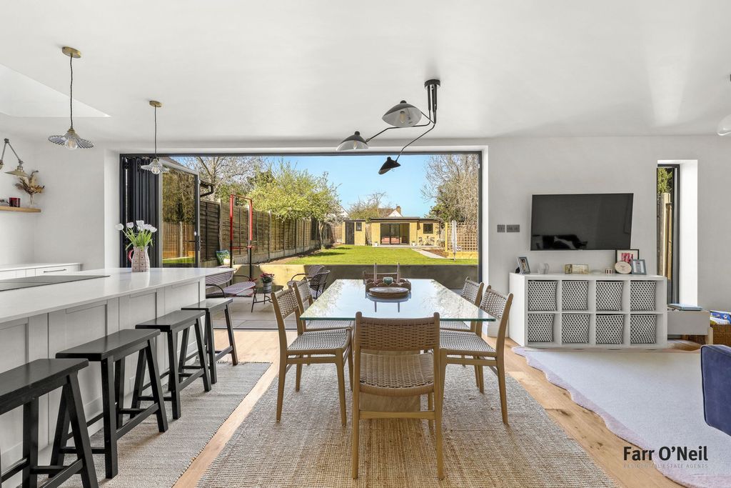 Property photo 2 of 31 Photo 14