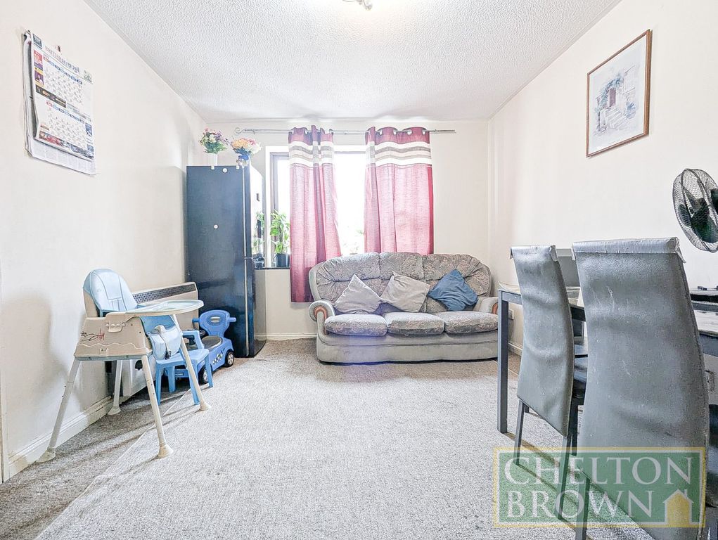 Property photo 3 of 11 Living Room