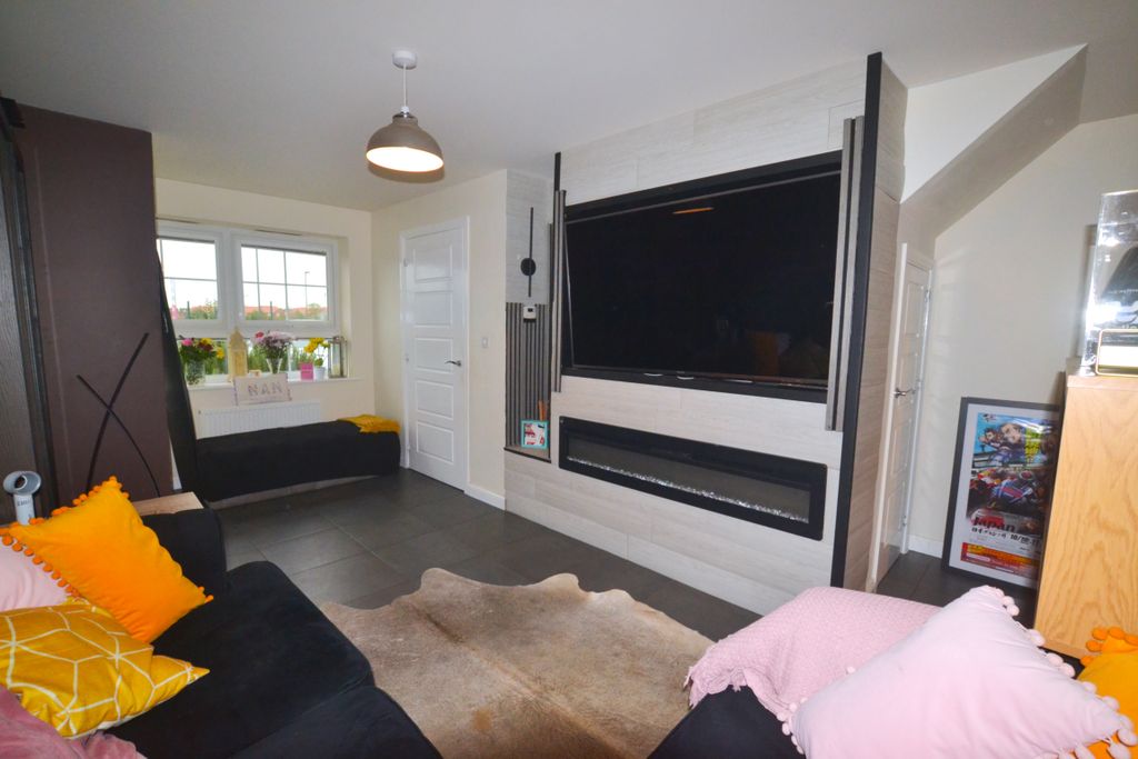 Property photo 3 of 22