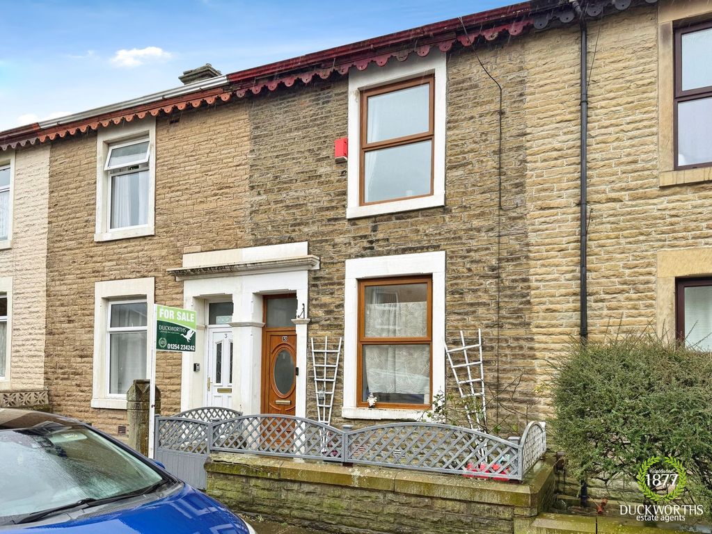 Property photo 1 of 18