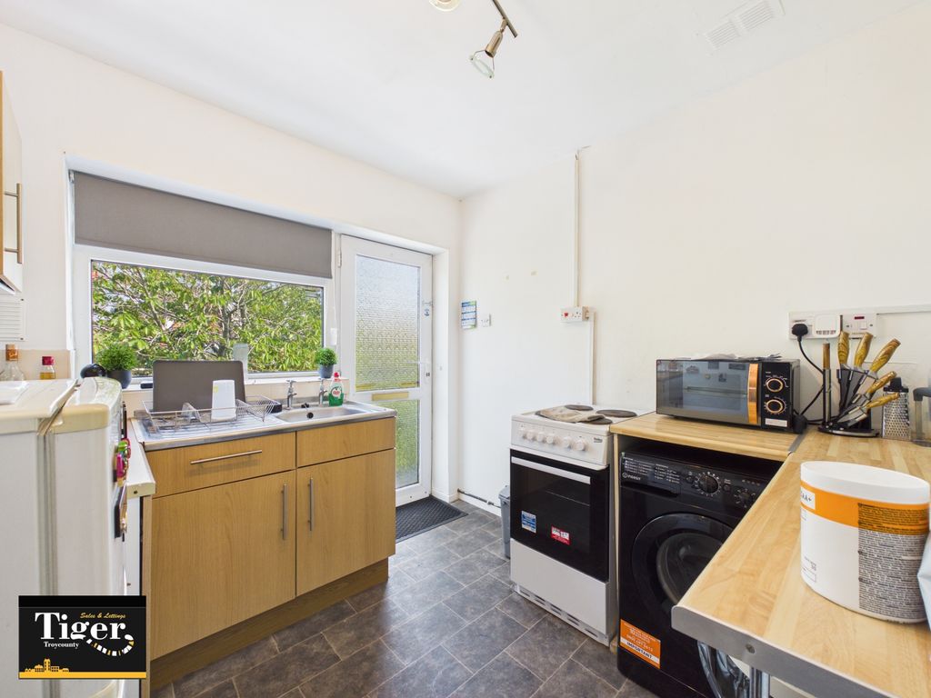 Property photo 3 of 9 Cam03440G0-Pr0643-Still001