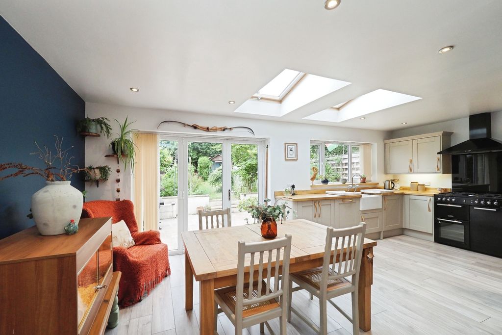 Property photo 2 of 20 Breathtaking Extended Kitchen And Family Space