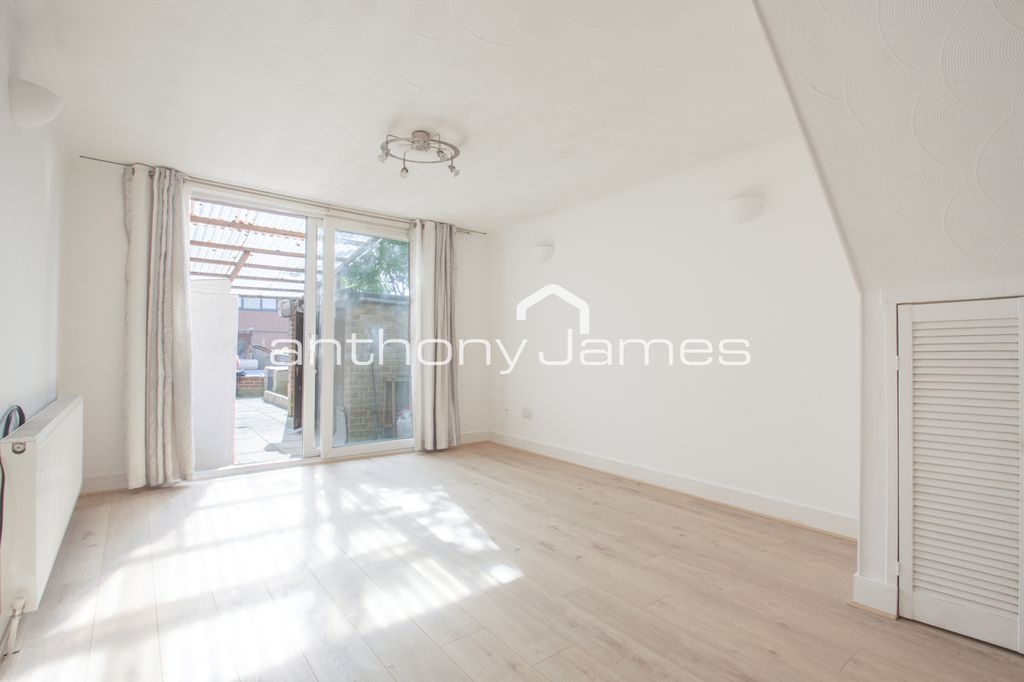 Property photo 2 of 10 Gallery