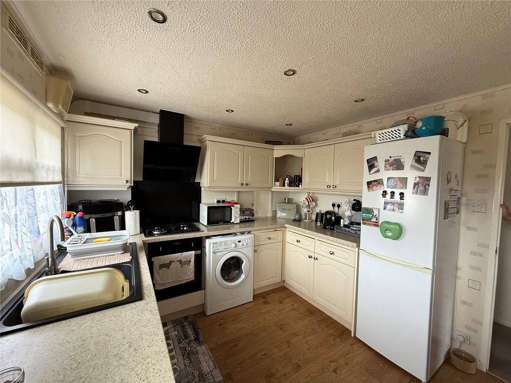 Property photo 2 of 17 Picture No. 08