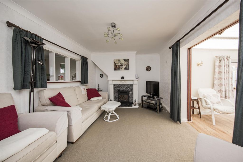 Property photo 3 of 24 Sitting Room