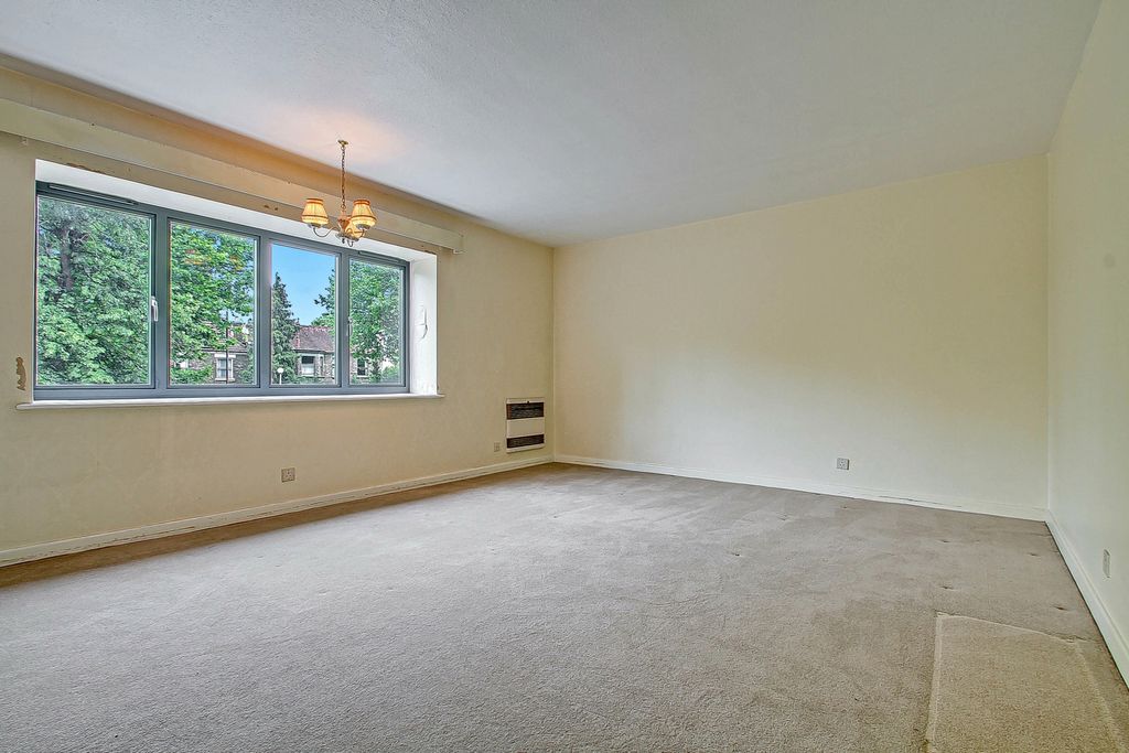 Property photo 3 of 16 Photo 11