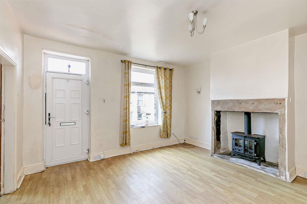 Property photo 3 of 8