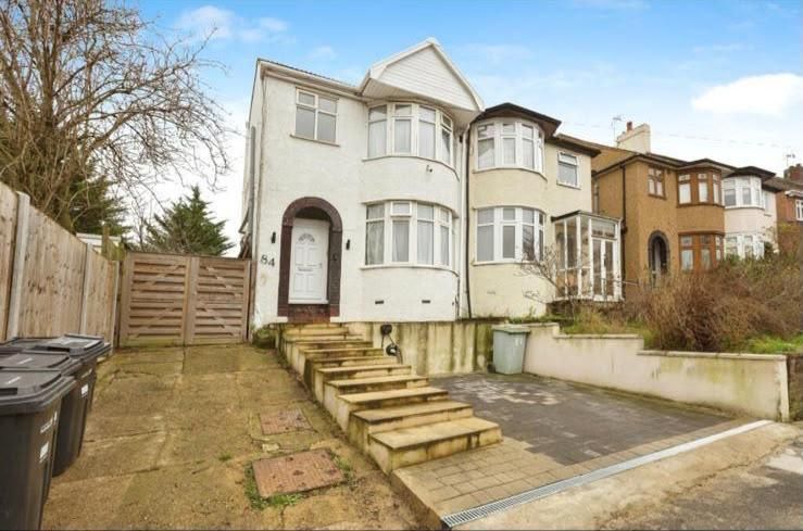 Property photo 2 of 6