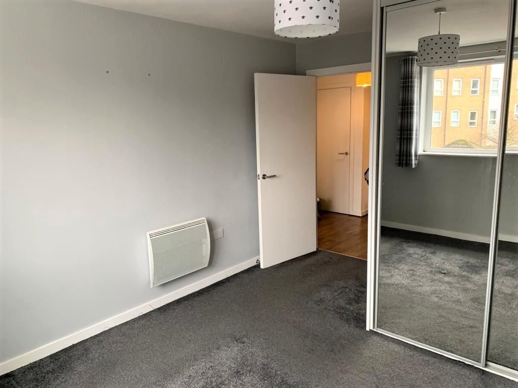 Property photo 2 of 8 Bed.Jpg