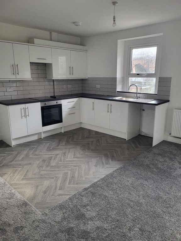 Property photo 3 of 15 5 Pleasant Street