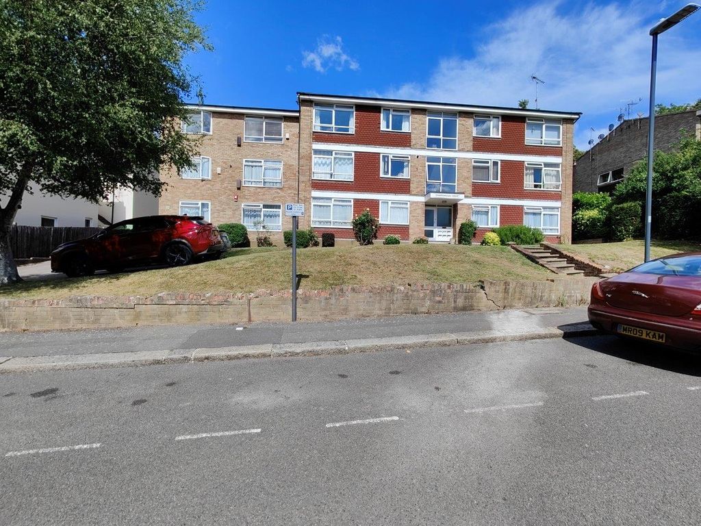 Property photo 1 of 15 Two Bed Ground Floor Flat In A Purpose Built Private Block In Central South Harrow