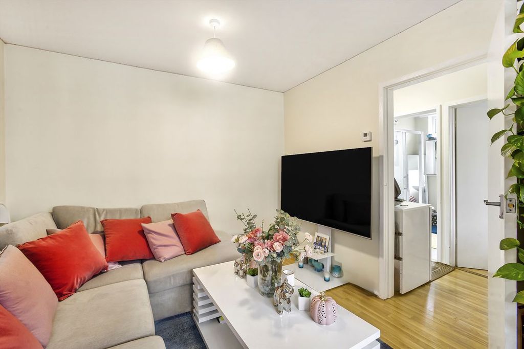 Property photo 2 of 6