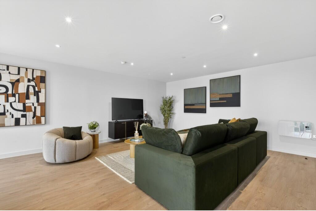 Property photo 3 of 12