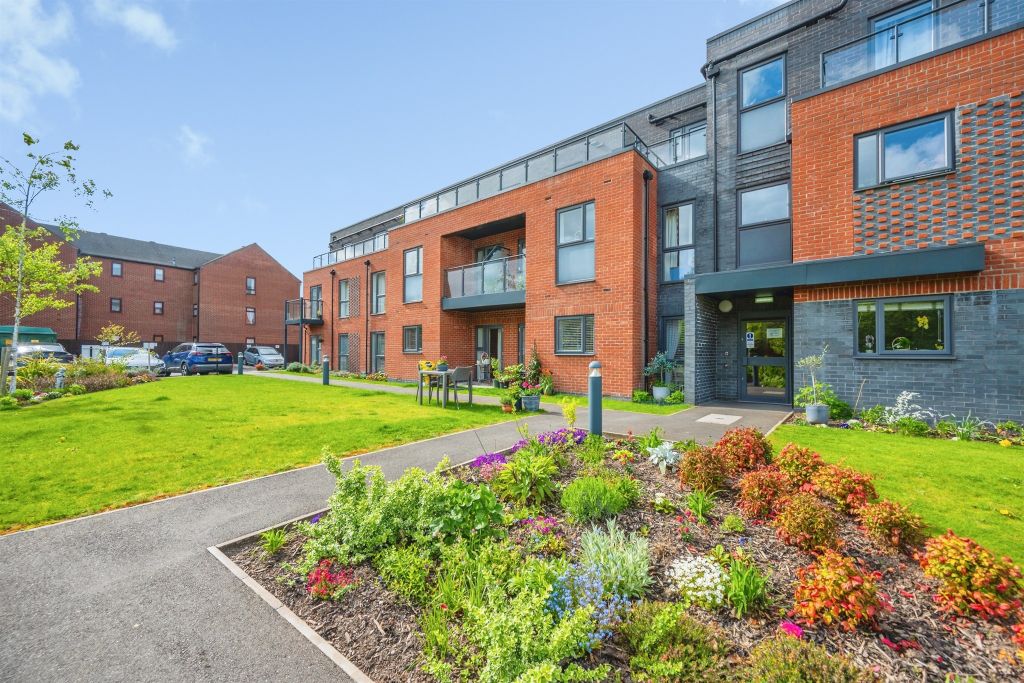 Property photo 1 of 18