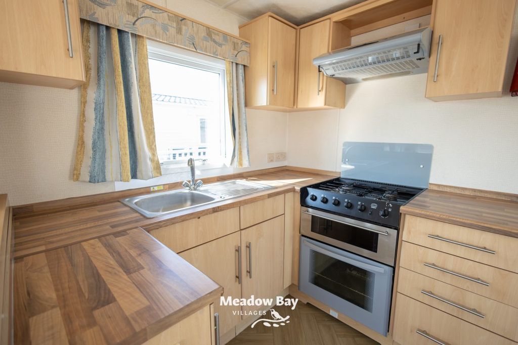 Property photo 3 of 14 2008 Cosalt Torino 28x12 32.Jpg