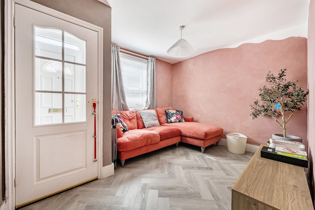 Property photo 2 of 13 1448834-8-69E8A34...