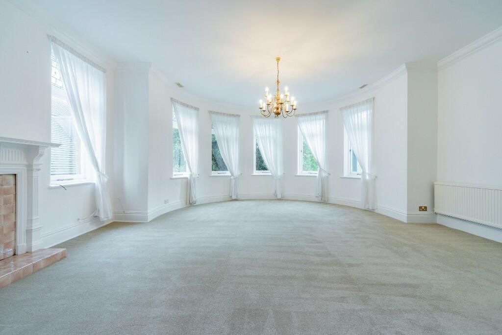 Property photo 2 of 11 Heath Drive Rec.Jpg