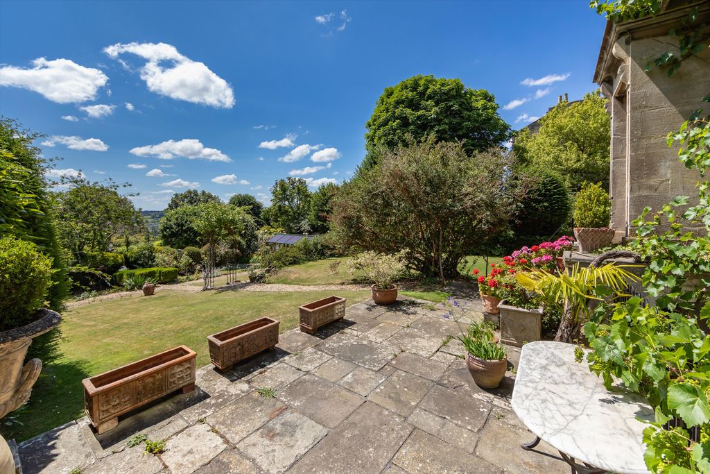 Property photo 3 of 27 Image