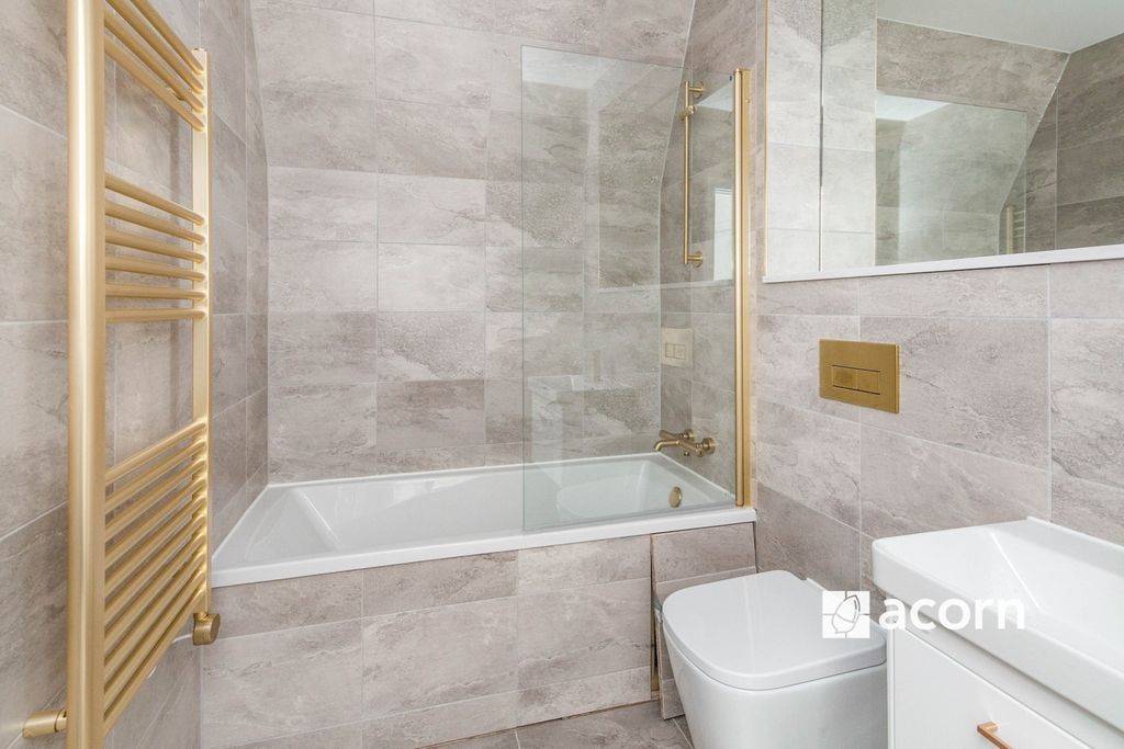 Property photo 3 of 11 Ca853B76-559d-F01...