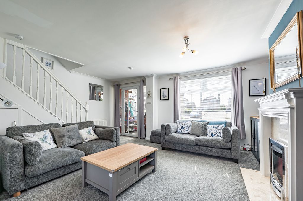 Property photo 2 of 36