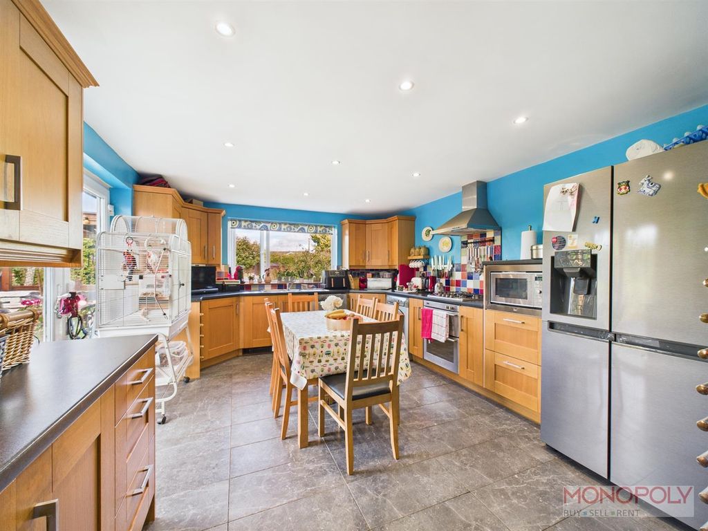 Property photo 3 of 41 Cam01943G0-Pr0515-Still015.Jpg