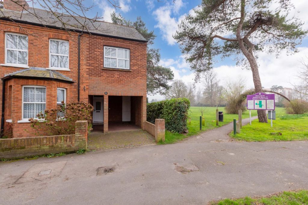 Property photo 1 of 19 Front (Exterior)