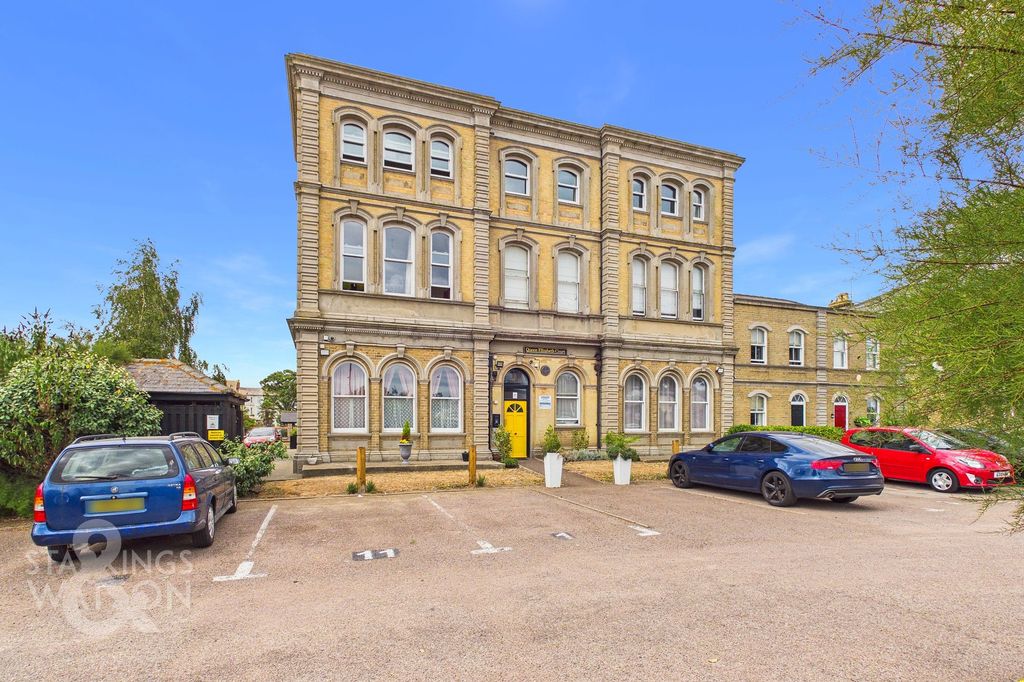2 bed flat for saleKings Road, Great Yarmouth NR30