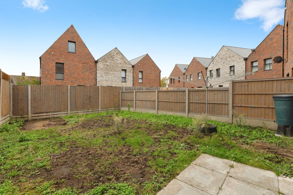 Property photo 2 of 17 Photo