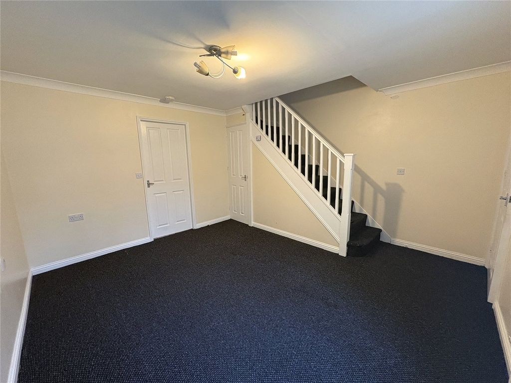 Property photo 2 of 9 Livingroom