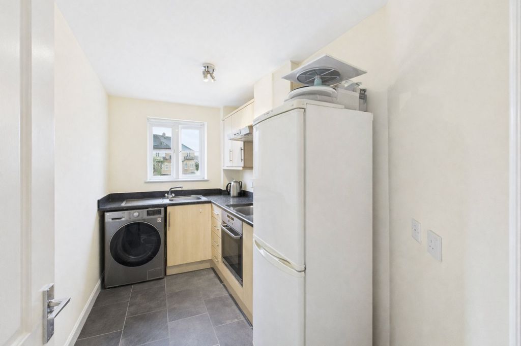 Property photo 3 of 14 Kitchen