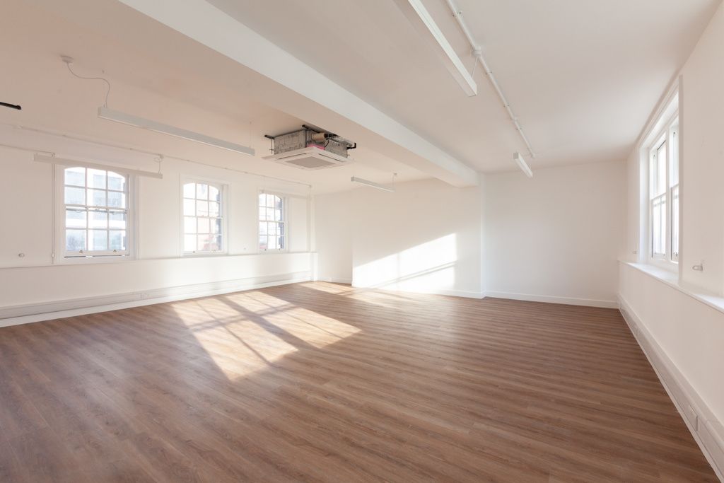 Property photo 1 of 6 Photo 4